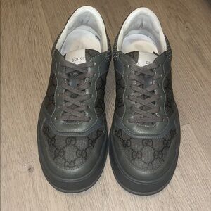 Gucci Men's Sneakers in Dark Gray and Black
